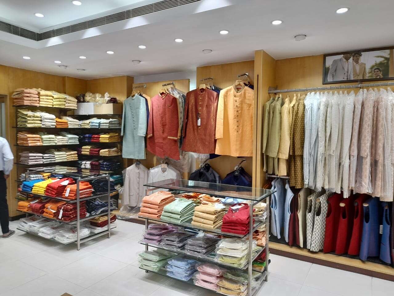 The Raymond Shop